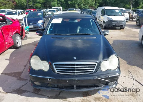 2005 Mercedes-Benz C 230 Kompressor Sport z USA, uszkodzony, nr VIN WDBRF40J25A727064